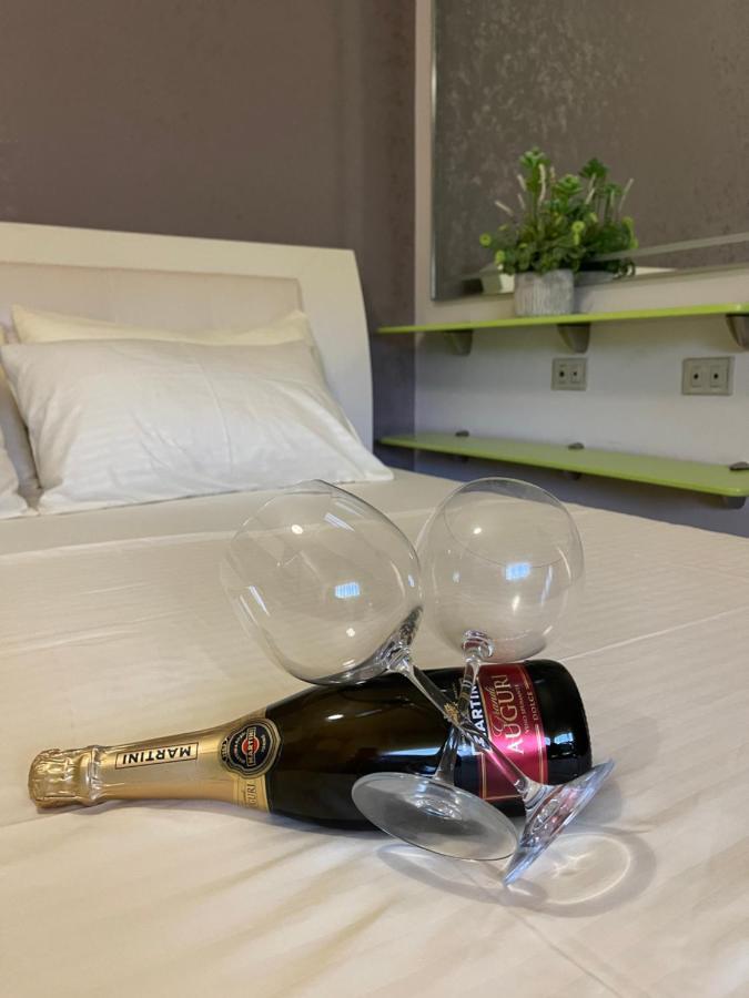 Sunkissed Centre Apartment فلورا المظهر الخارجي الصورة