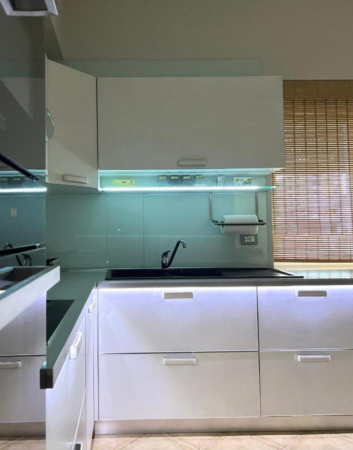 Sunkissed Centre Apartment فلورا المظهر الخارجي الصورة