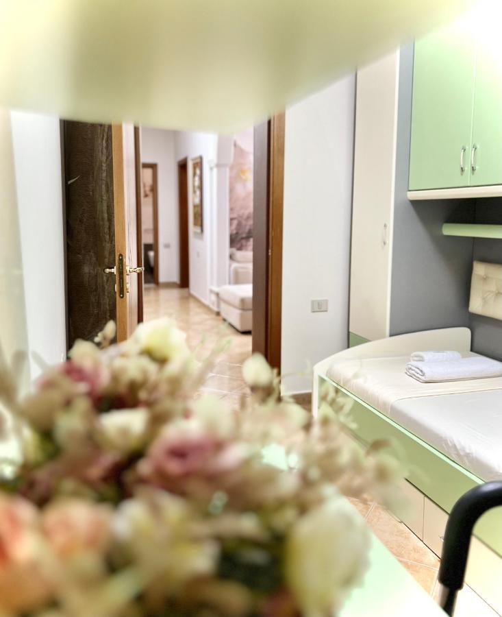Sunkissed Centre Apartment فلورا المظهر الخارجي الصورة